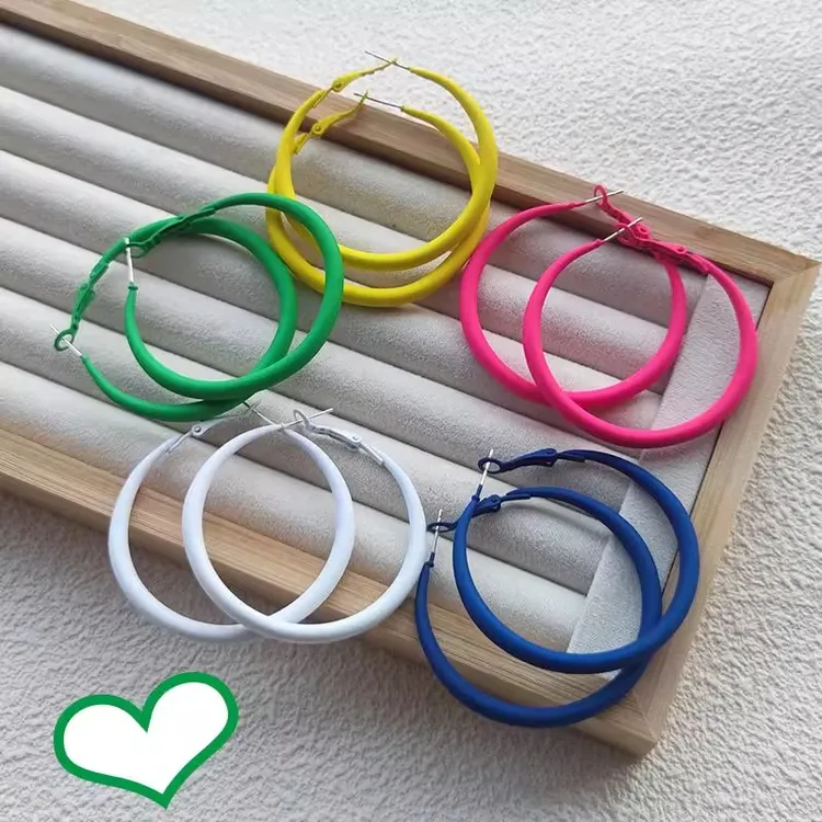 合金耳饰 大耳圈彩色耳环2025夏季新款时尚气质跳舞表演潮流耳饰