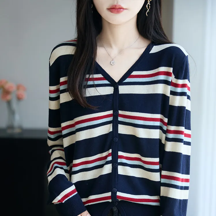 秋冬新款V领条纹针织衫女撞色宽松百搭减龄外套 休闲精纺羊毛长袖