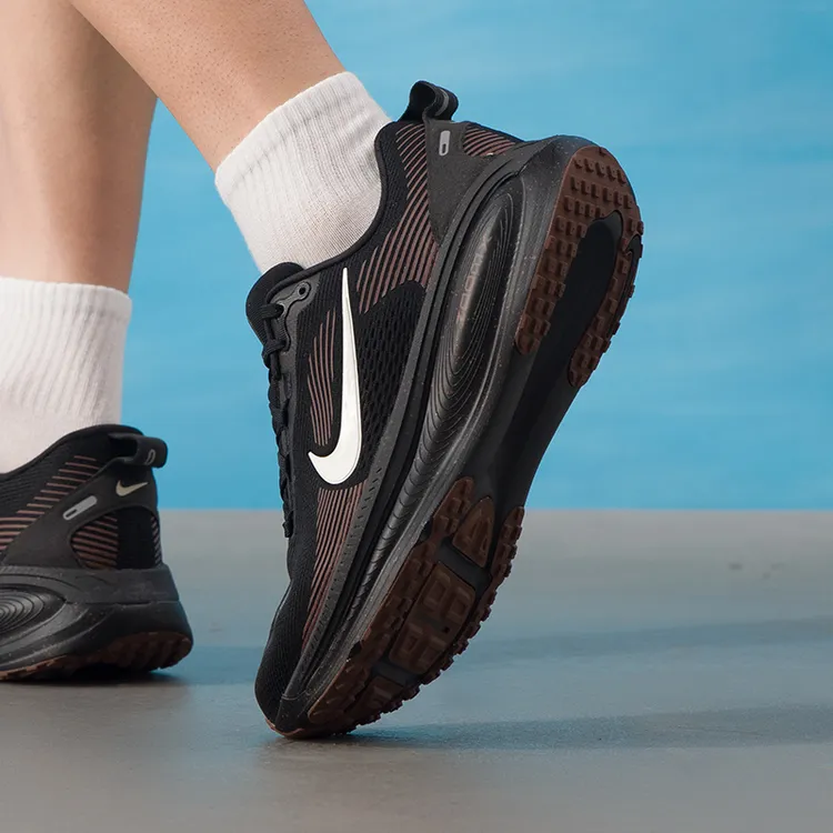 NIKE耐克官网正品男鞋2025新款VOMERO 18休闲低帮时尚运动跑步鞋