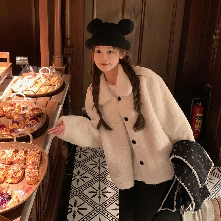 巨好看羊羔毛外套女冬小个子2025新款宽松加厚翻领皮毛一体毛绒绒