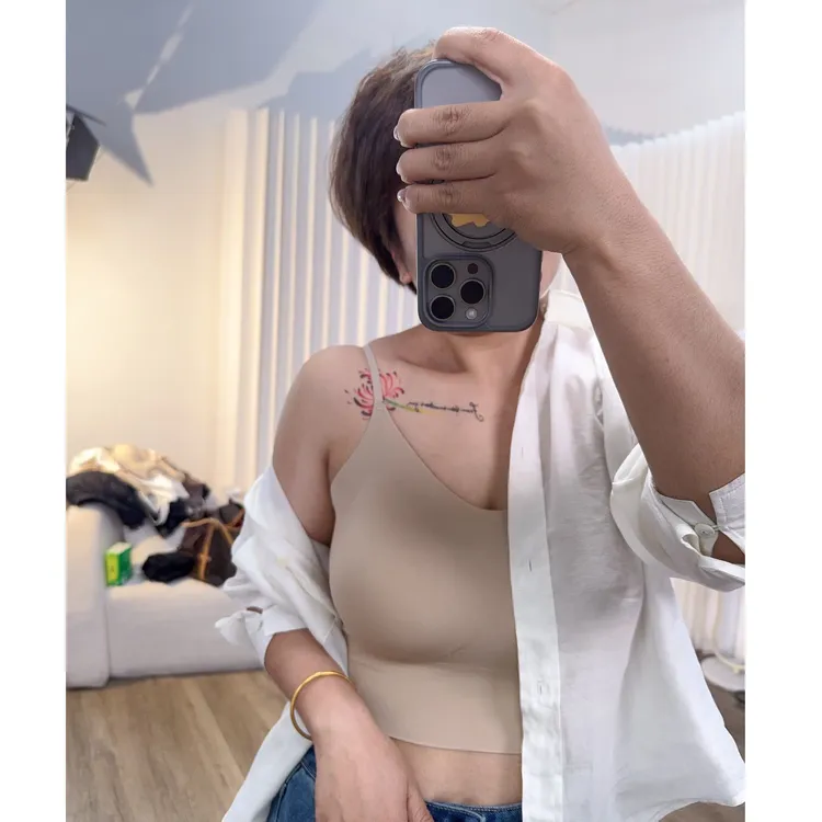 利姐隐形短款不跑杯粉底液美背 通勤瑜伽无钢圈薄杯大胸显小打底