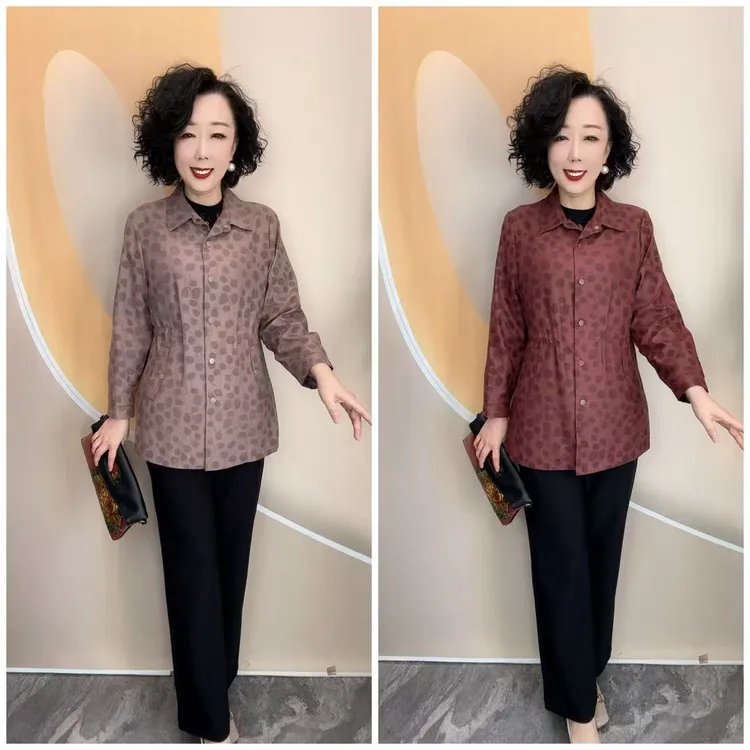 8031新款优雅女人中老年妈妈圆点加衬宽松大码气质小风衣，衣长70