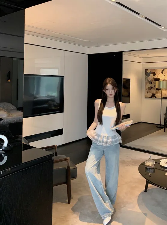 纯欲辣妹蕾丝拼接背心女夏季2025新款穿搭设计感修身显瘦短款上衣