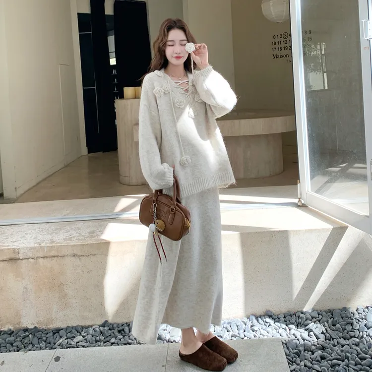 灰色巨好看立体花朵针织毛衣套装裙女2025秋减龄休闲半身裙两件套