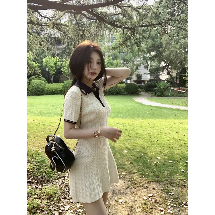 【QIUROUYAO邱肉瑶】在夏日放课后偶遇*刺绣麻花针织连衣裙