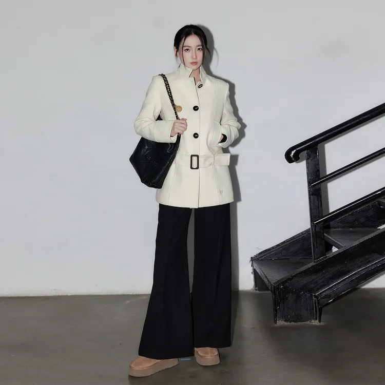 誉芝yuzhi 白色气质立领毛呢外套秋冬新款夹羽绒加厚保暖收腰大衣