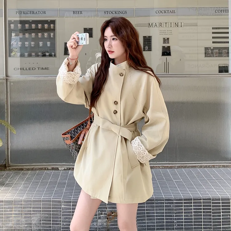 高级感气质立领廓形风衣女2025秋季新款蕾丝花边拼接领口独特设计