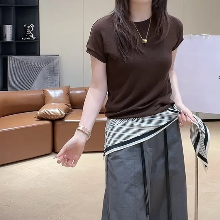 简约修身透气显瘦复古T恤女2025夏季新款百搭简约显瘦圆领上衣