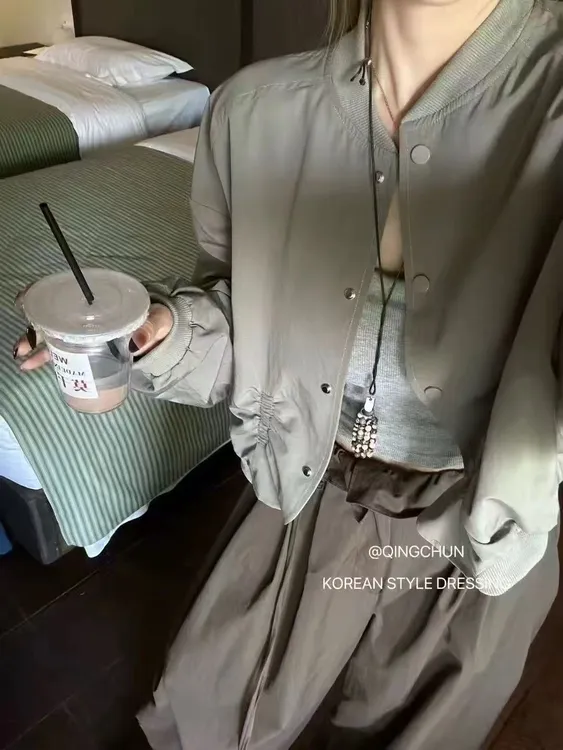 2025纯色棒球服抽褶短外套秋季新款时尚百搭潮流显瘦防风衣女上衣