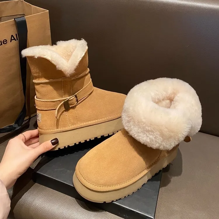 真皮雪地靴女中筒2025年冬季新款羊皮毛一体厚底加绒加厚东北棉鞋
