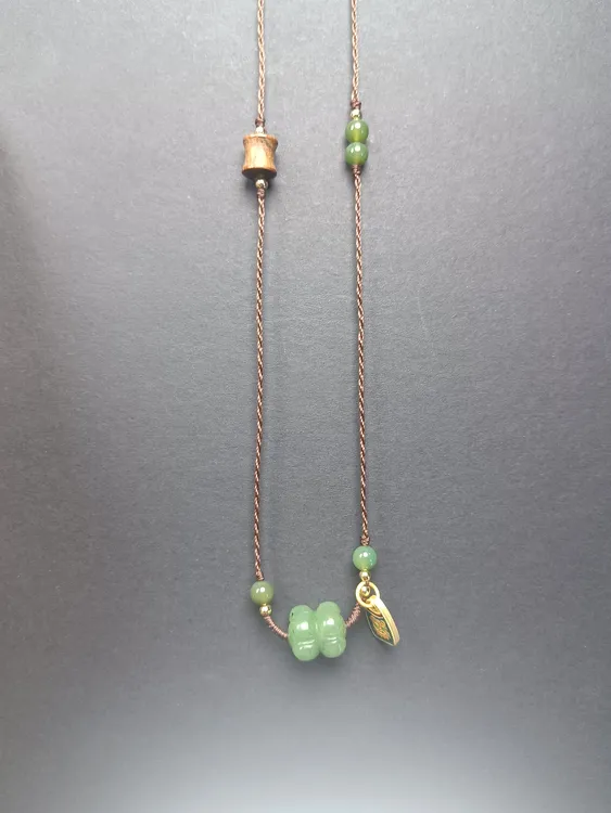 百搭时尚气质荷花