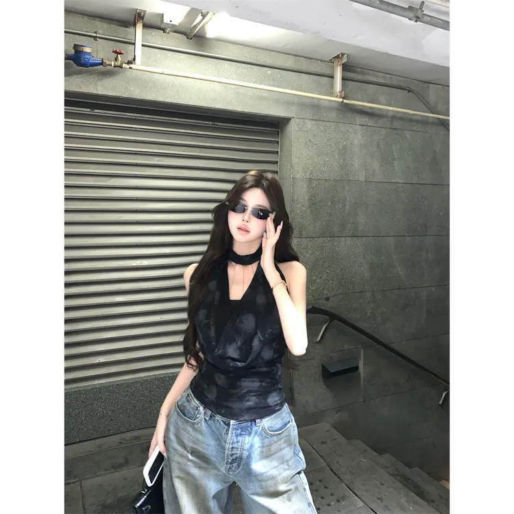 轻奢 链条荡领挂脖收腰背心新款修身辣妹上衣超火的