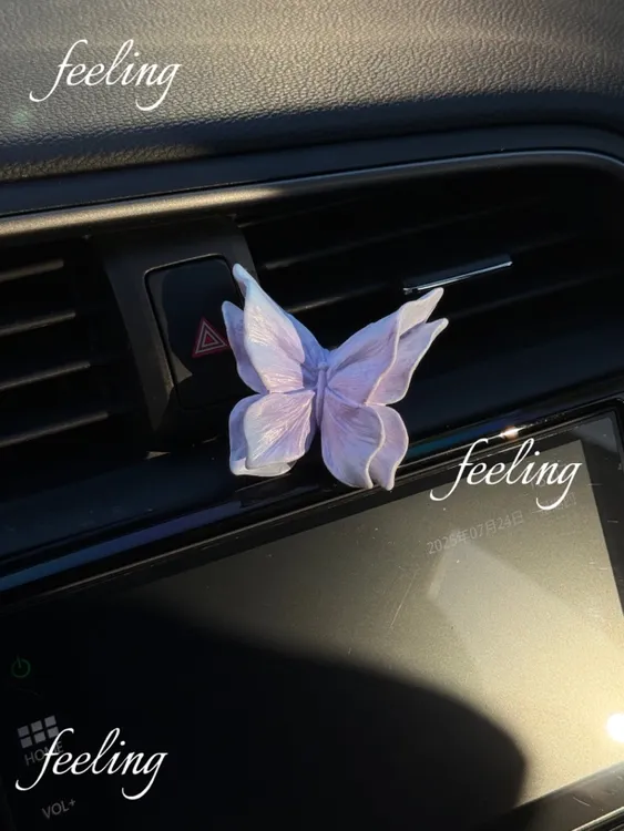 蝴蝶车载香薰出风口装饰净化空气车内饰品香氛扩香石礼盒