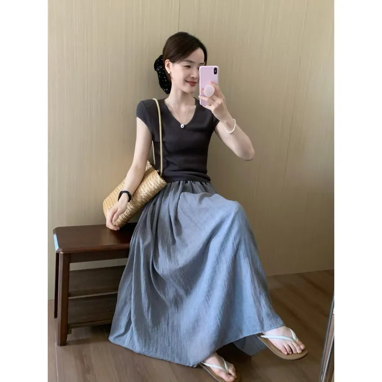 独特别致v领针织上衣设计感小众复古宽松休闲黑色短袖t恤套装女