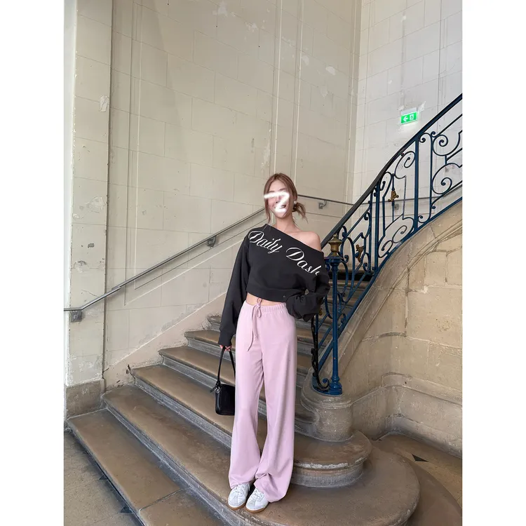 「女团私服」运动风宽松秋季深灰色字母印花斜肩卫衣+抽绳休闲裤女