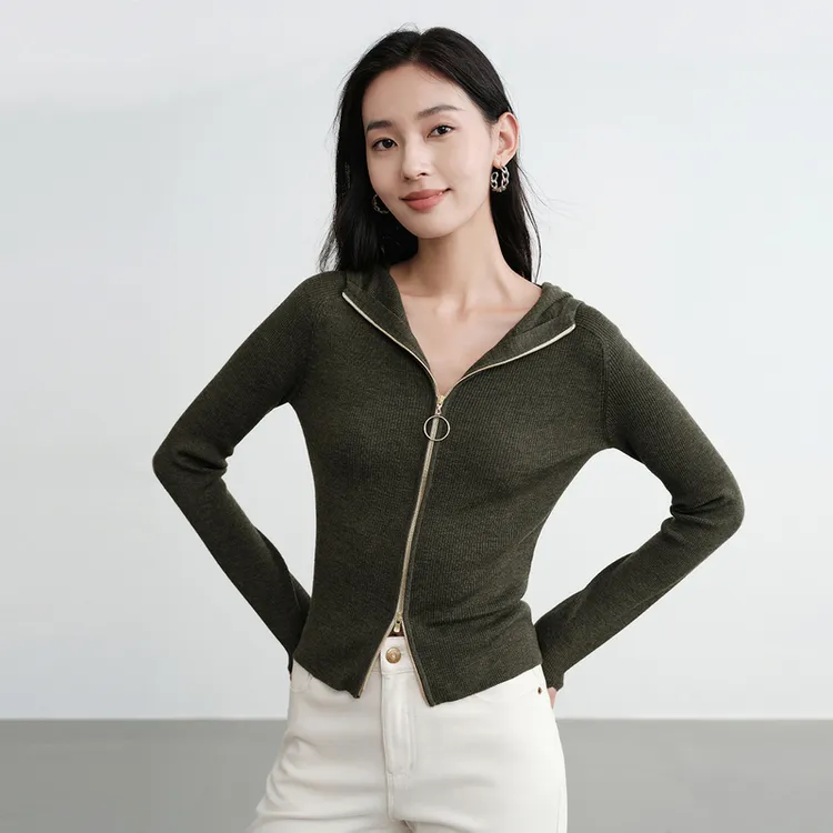 EP雅莹2025新款女装 100%纯羊毛休闲连帽拉链针织开衫上衣9143A
