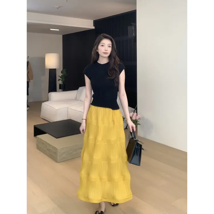 郭九九呢 桑蚕丝羊毛简约短袖三宅风压褶半身裙 G924A02844-1