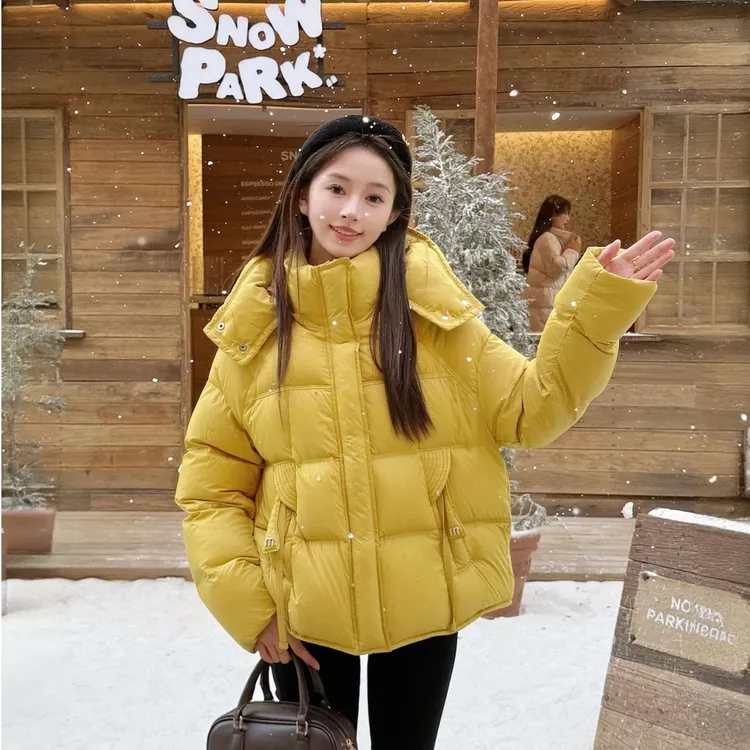 鸭鸭短款羽绒服女2025冬季新款时尚休闲连帽加厚保暖泡芙羽绒外套
