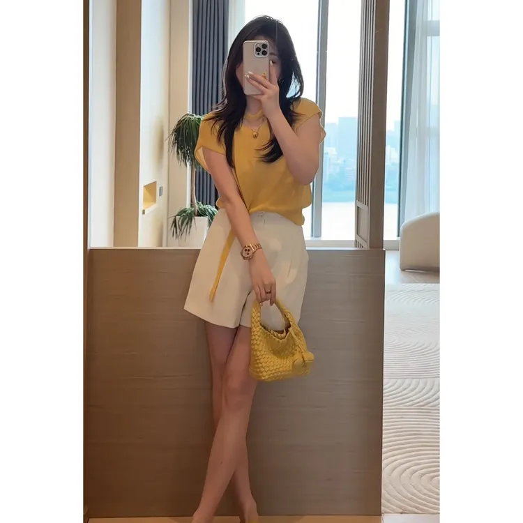 夏季温柔系穿搭一整套女2025年新款韩版清新百搭上衣短裤两件套
