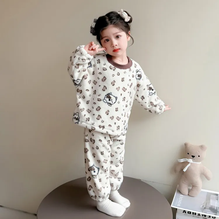 加绒卡通长袖洋气睡衣套装秋冬季女宝宝法兰绒加厚保暖儿童家居服