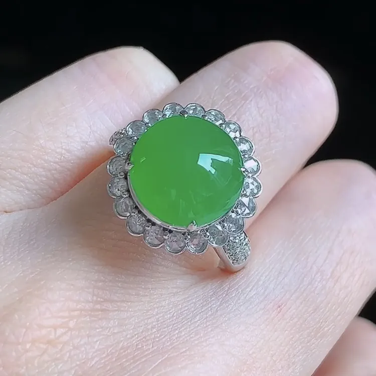 缅甸天然a货18k镶嵌绿色蛋面戒指裸石11.3mm