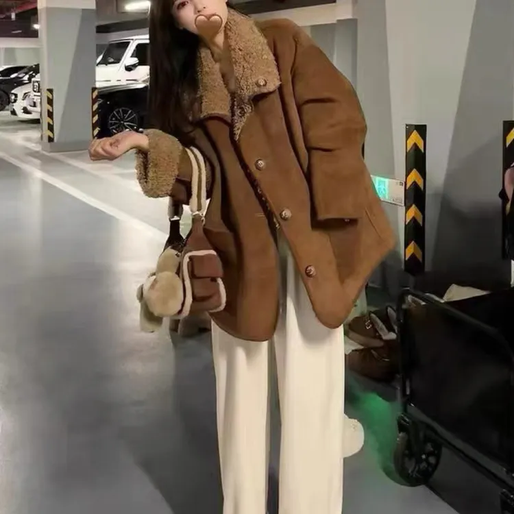 2025新款高级感气质复古翻领双面双穿皮毛一体外套