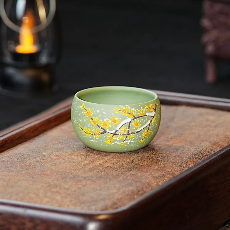 宜兴全手工紫砂茶具 原矿紫砂豆青砂全手工堆绘梅花主人杯