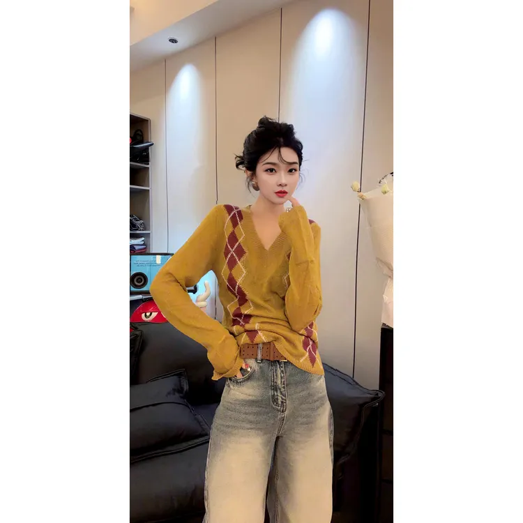 欧货设计感小众菱格拼色V领针织衫女款2025新款秋冬打底衫上衣潮