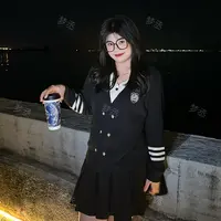 梦丞【休闲美学】大码女装V领假两件设计感显瘦减龄百搭长袖针织衫