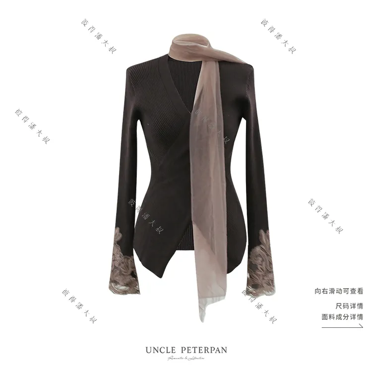 彼得潘大叔《古堡游记》法式飘带设计蕾丝边袖口优雅V领针织衫