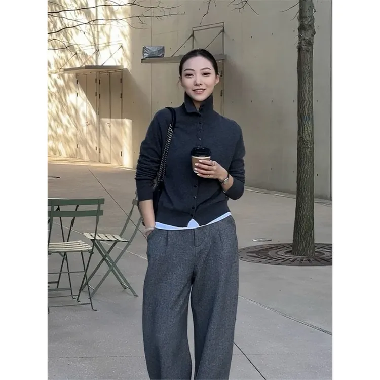 老钱回归贝壳扣气质高领针织毛衣开衫外套女