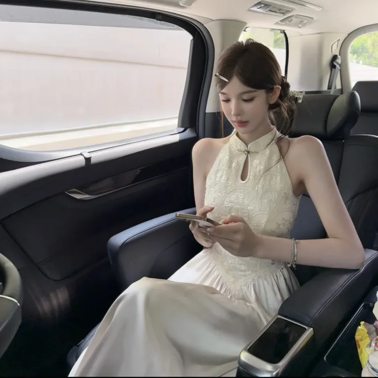 FAY【亭亭玉立】新中式国风矜贵浮雕珠片绣立领显瘦贵气女士连衣裙