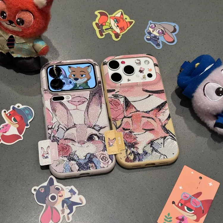 欧克里里玫瑰朱迪尼克标签适用苹果17皮纹手机壳华为vivo小米oppo