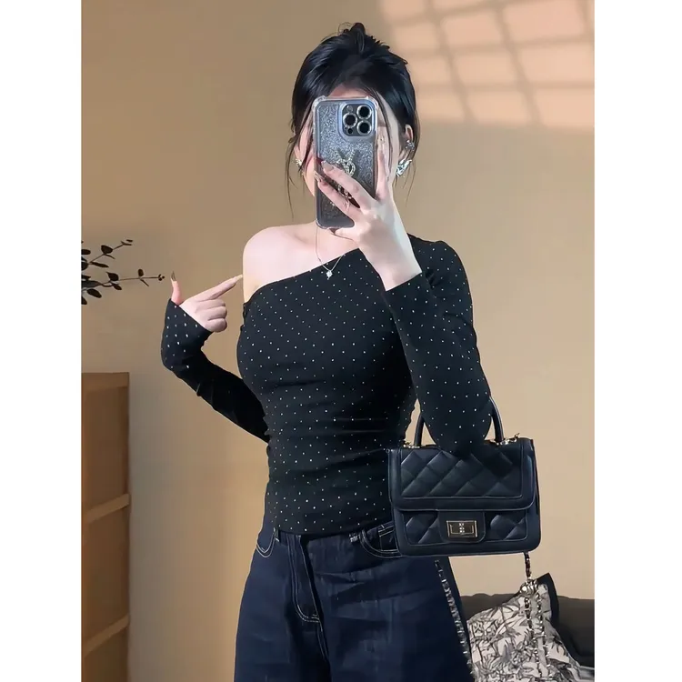 春季纯欲辣妹斜肩长袖T恤大码胖mm别致烫钻设计感修身显瘦上衣女