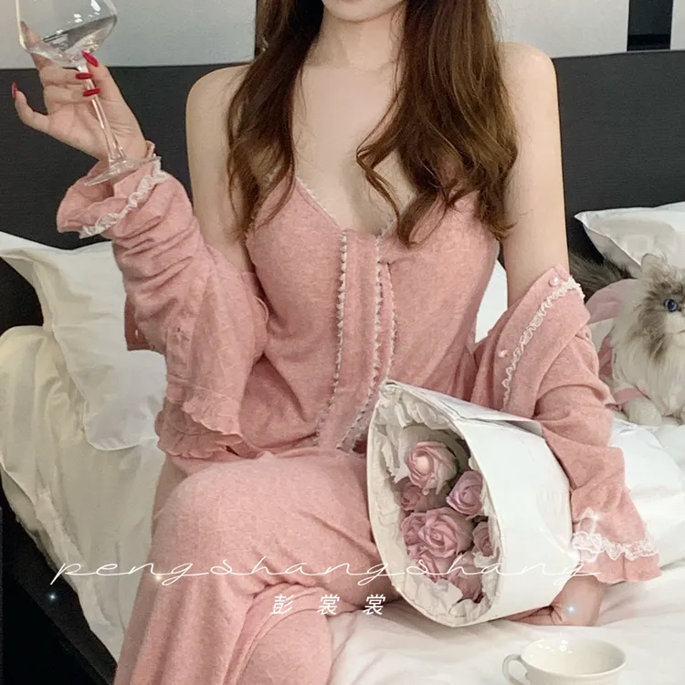 彭裳裳【绒兔暖梦】时尚女士蕾丝居家纯欲甜美性感睡衣宽松睡衣套装
