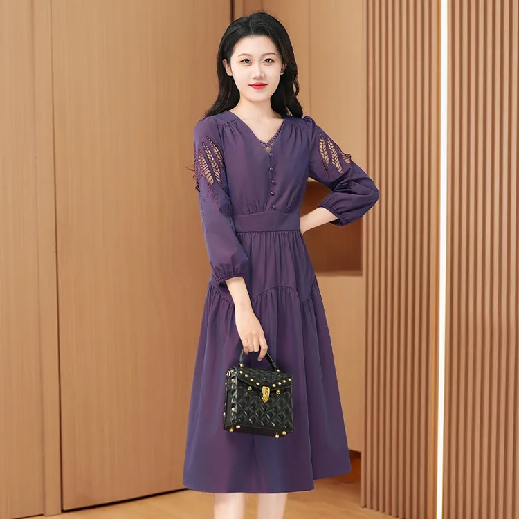 琪琪女装时尚大气减龄休闲收腰蕾丝修身显瘦高贵连衣裙24329