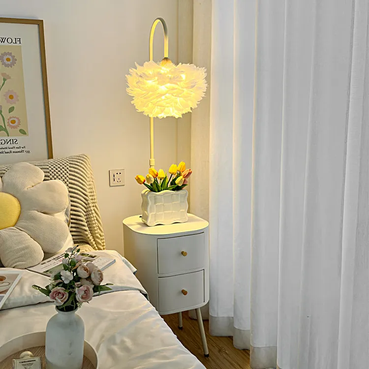 羽毛床头柜一体落地灯客厅沙发卧室置物无线充电温馨奶油风茶几灯
