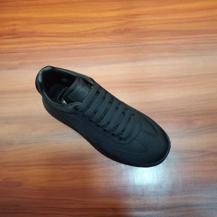 《内里加绒》广州冬季新款男士休闲鞋，科技布制作，一脚蹬设计968-3R