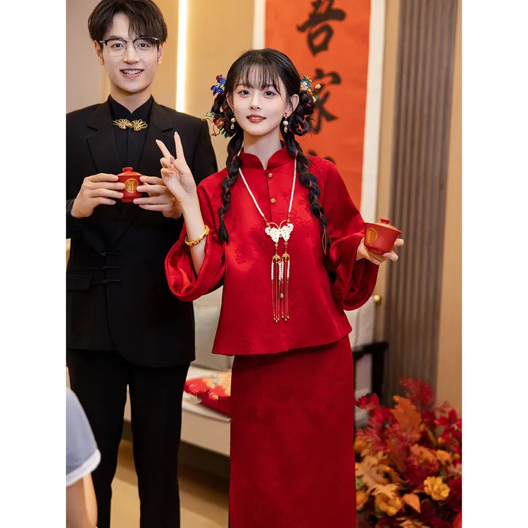 红色新中式敬酒服旗袍2025国风新款高端新娘订婚礼服回门长袖套装