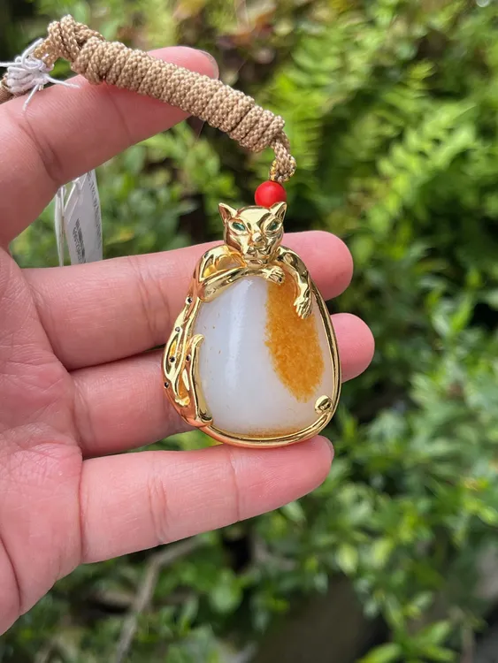 【底价已开价 不议价】48.7克和田玉红皮包边挂件图文098