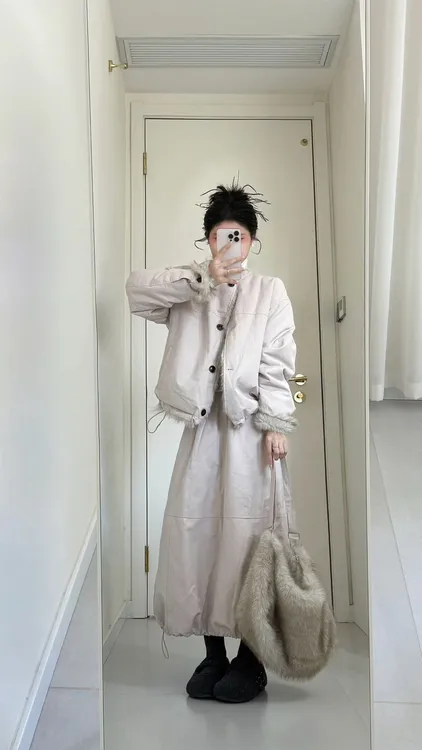 秋冬穿搭一整套韩系松弛感加绒加厚保暖外套女搭配半身裙两件套潮