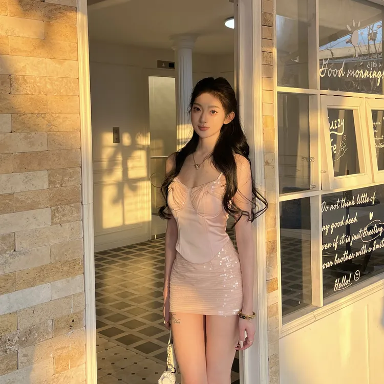 【人鱼泪】秋季新款甜辣风气质亮片鱼骨吊带上衣包臀裙女款套装