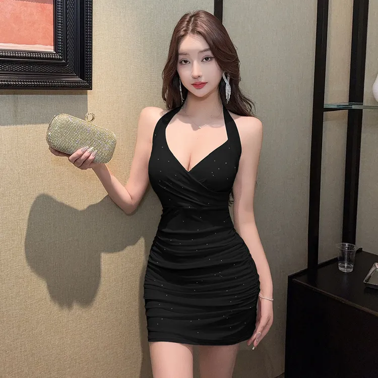 气质甜美挂脖紧身性感吊带连衣裙显瘦柔式工作服夜场露背包臀短裙