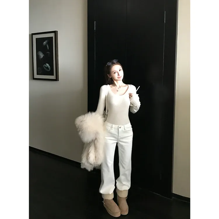 Skk Store 'CHAO能长腿滤镜'腿精杀手!天丝棉植绒复古微喇牛仔裤