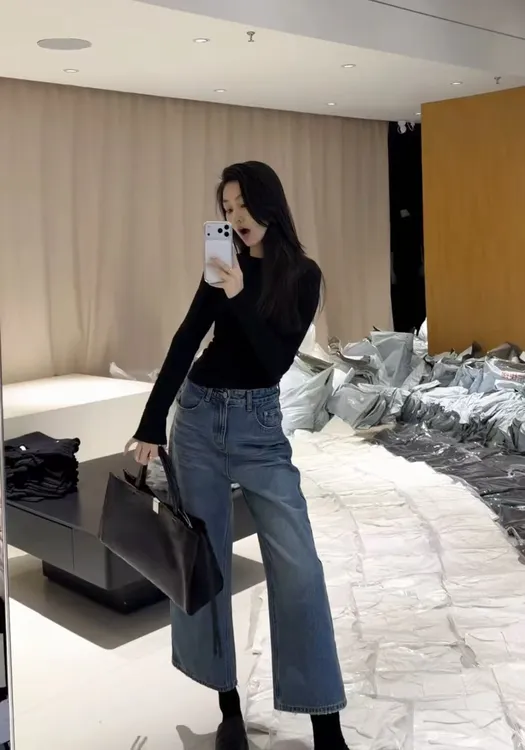 2026春季新款高级感修身显瘦气质打底上衣配高腰直筒牛仔裤两件套