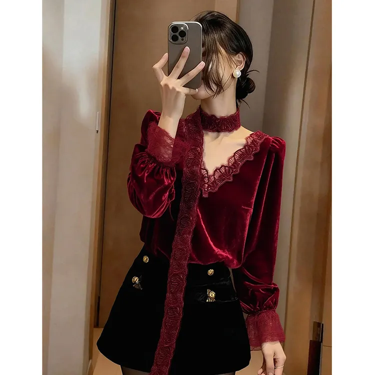 法式V领蕾丝拼接酒红色丝绒衬衫女春秋季高级感显瘦气质长袖上衣