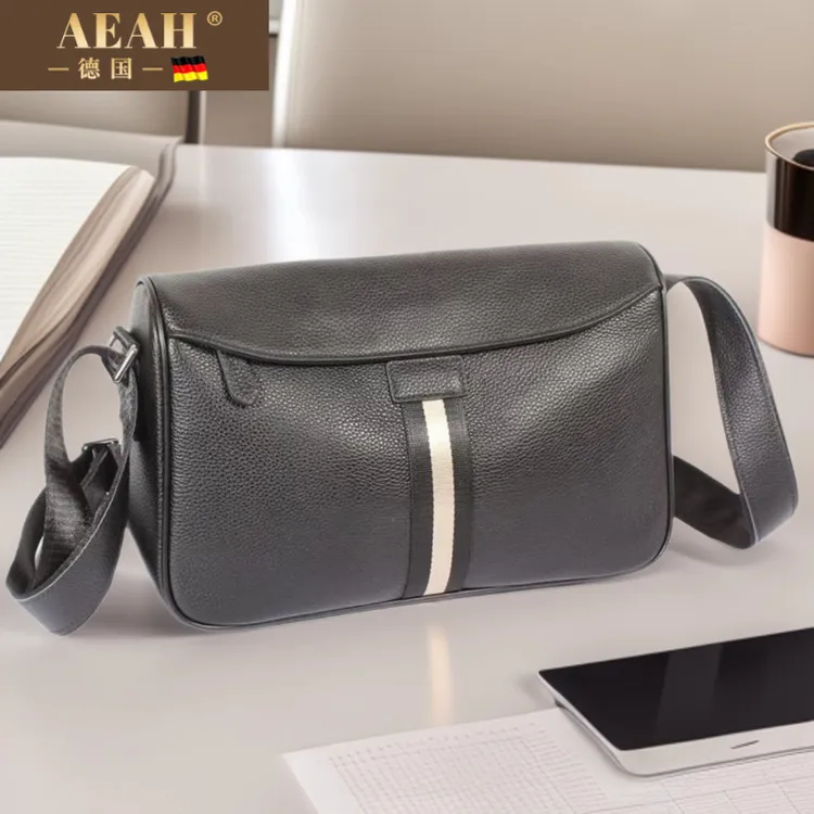 AEAH斜挎包男休闲通勤包头层牛皮大容量横款高级感潮流时尚男士单