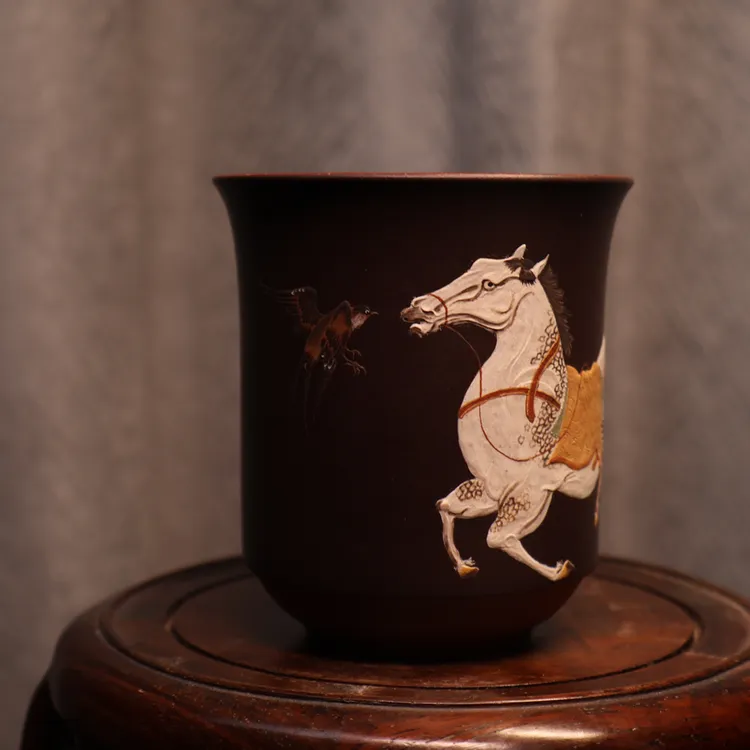 紫砂紫泥工笔泥绘“闲逸”奔马燕趣主人杯