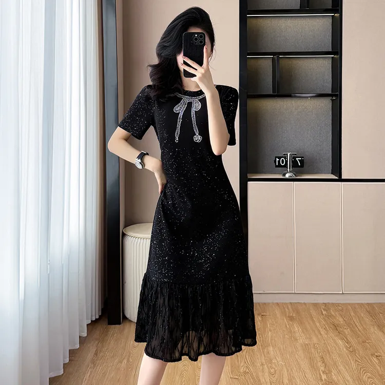 胖mm蕾丝拼接烫钻t恤裙子女款爆款2025新款高级感轻奢大码连衣裙