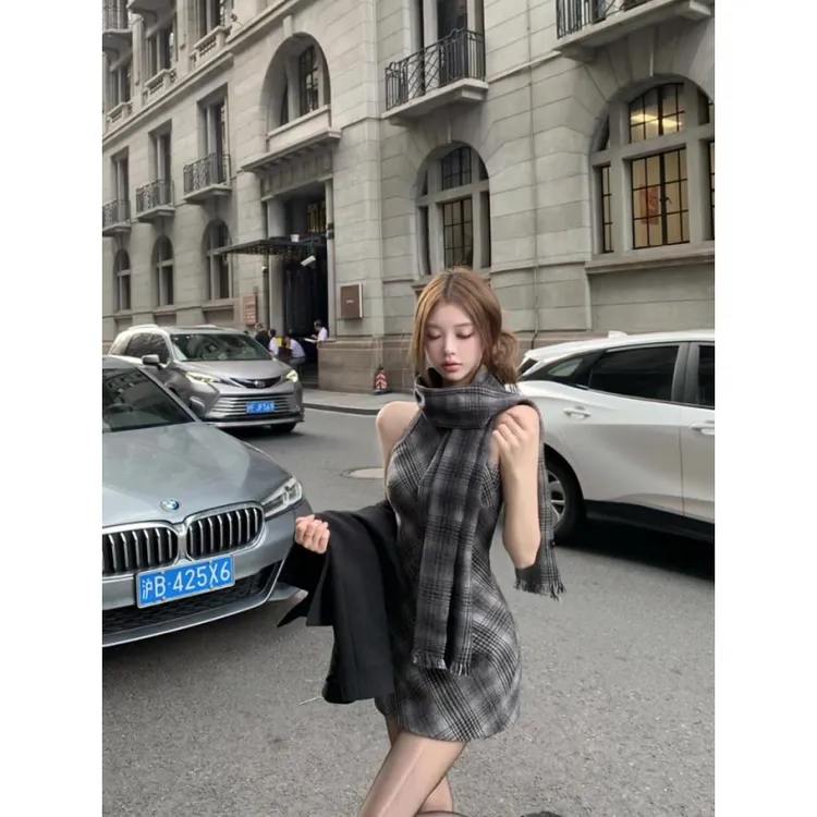 美式复古时尚极简风连衣裙女秋季度假风纯欲性感辣妹收腰包臀短裙